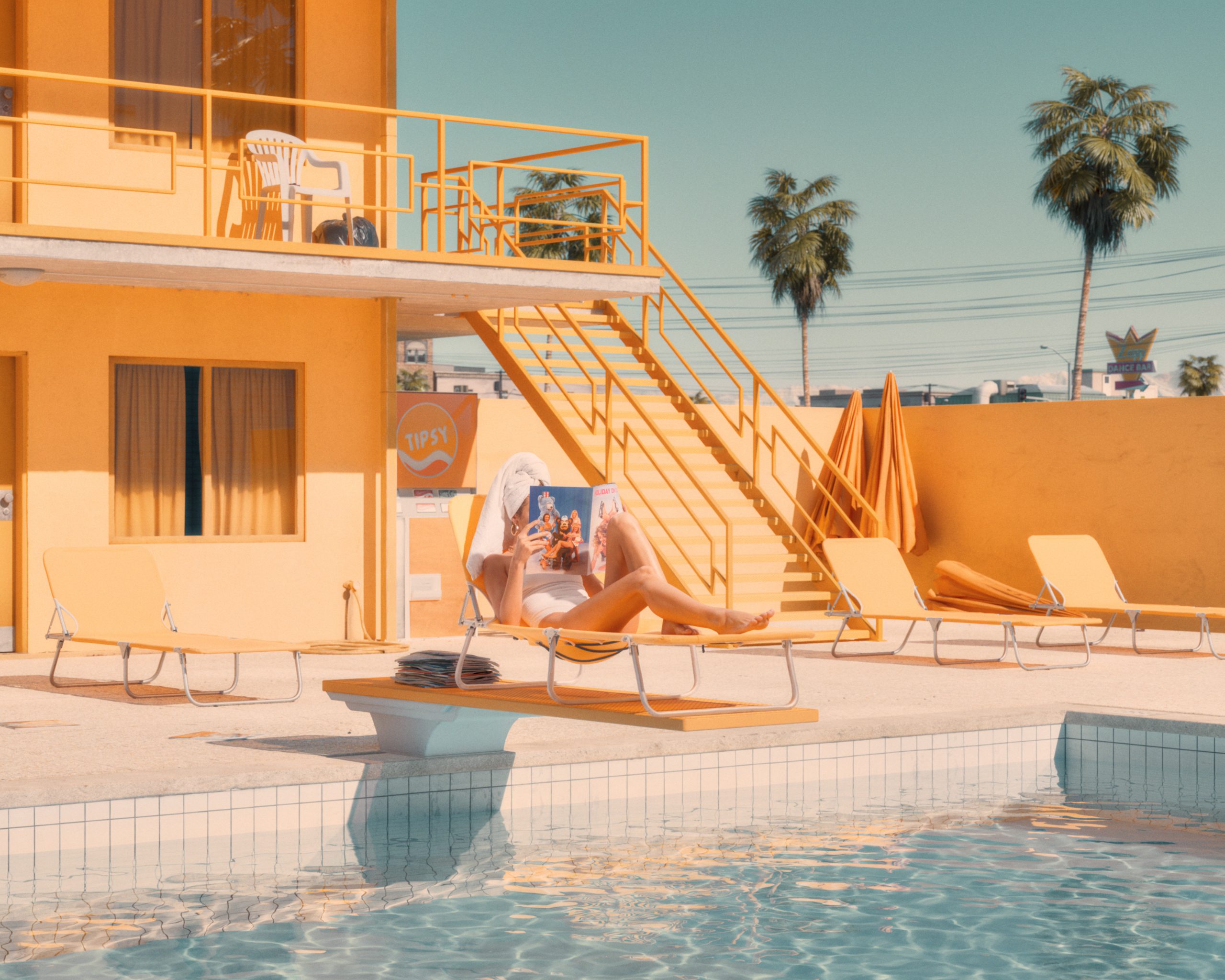 RET_21_FinalArt-189_TOMA_PalmSpring_SHOT04_COMP04_KAT_FinalArt-max